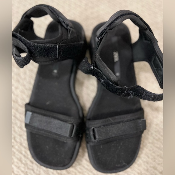 Zara Sandal with Adjustable Padded Straps - Picture 4 of 4